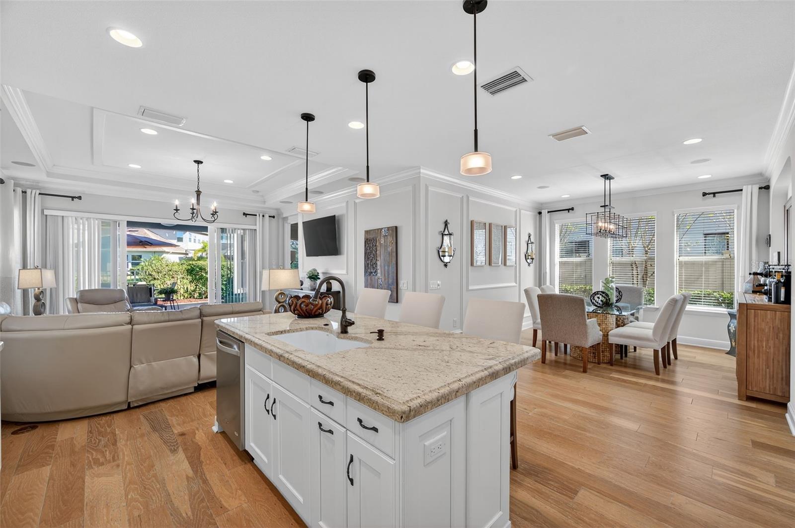 Listing photo id 15 for 3970 Aldea Way