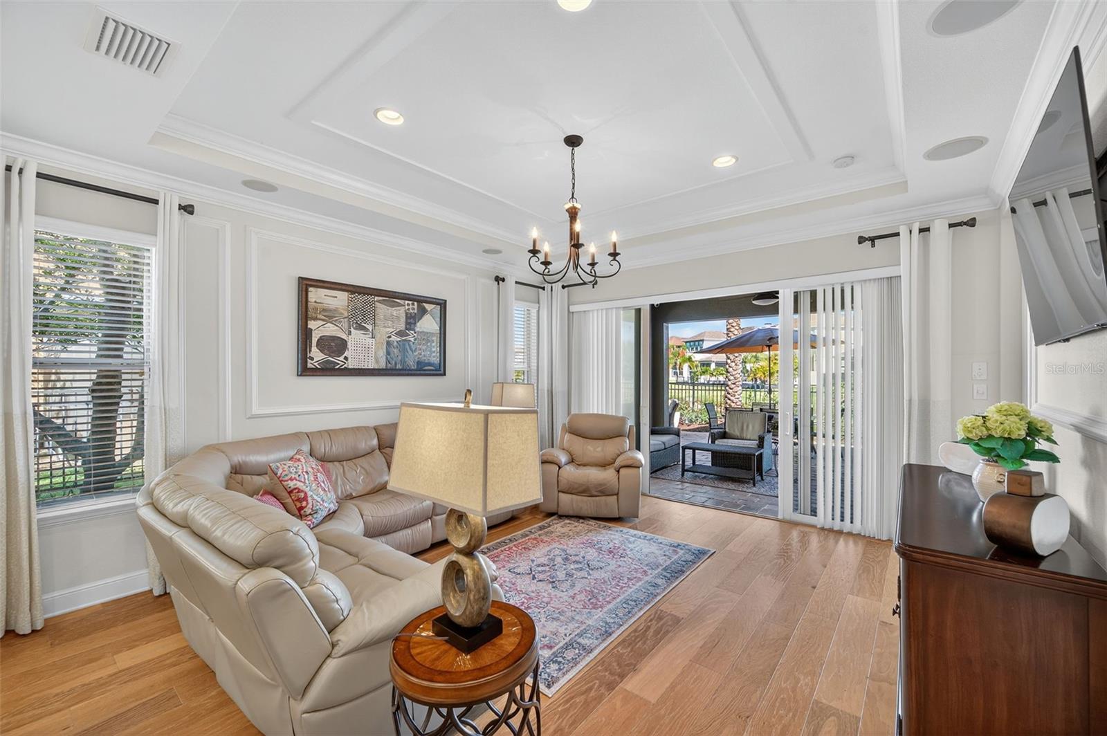 Listing photo id 17 for 3970 Aldea Way