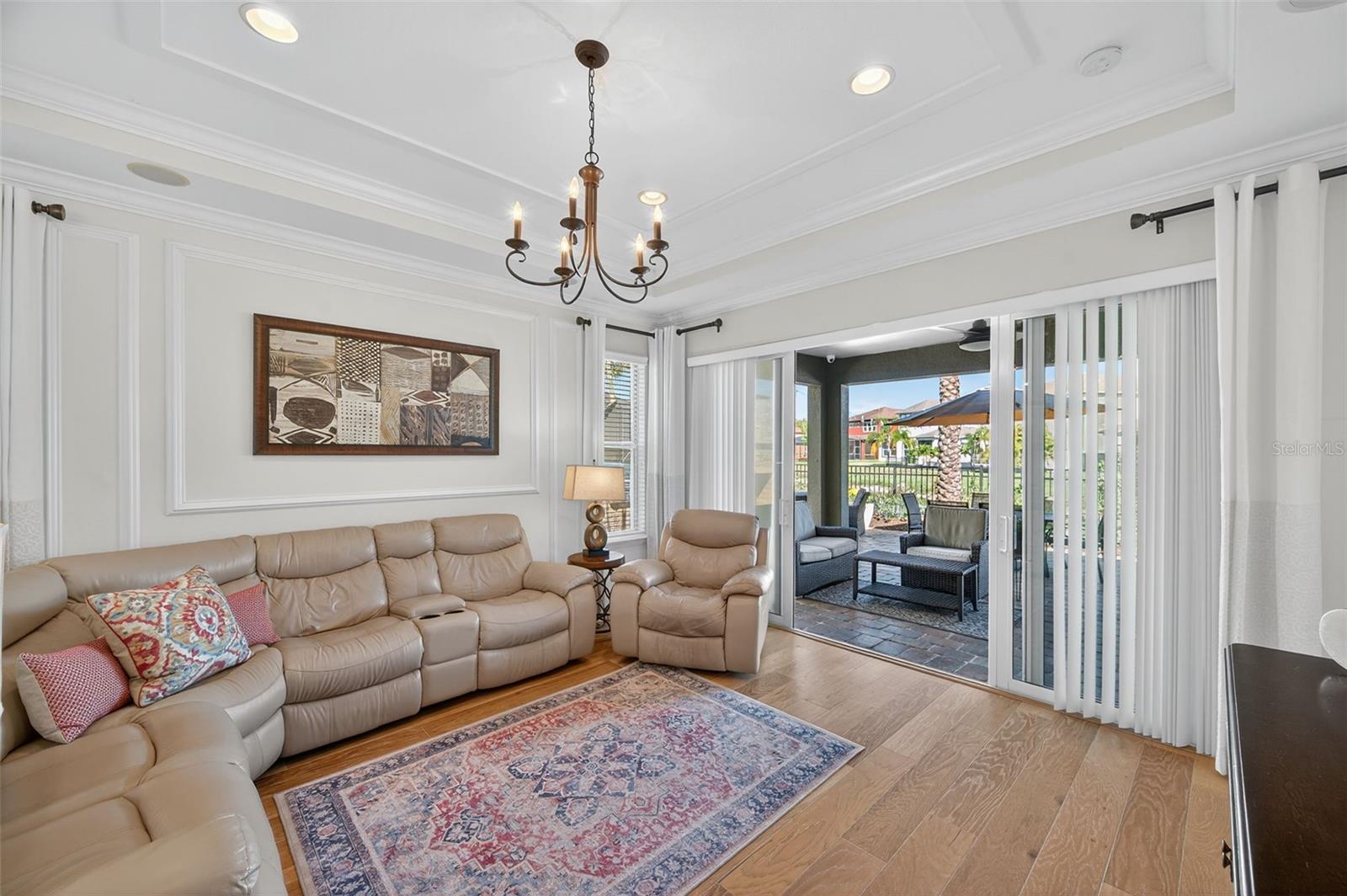 Listing photo id 18 for 3970 Aldea Way