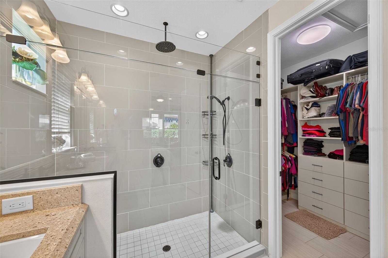 Listing photo id 26 for 3970 Aldea Way