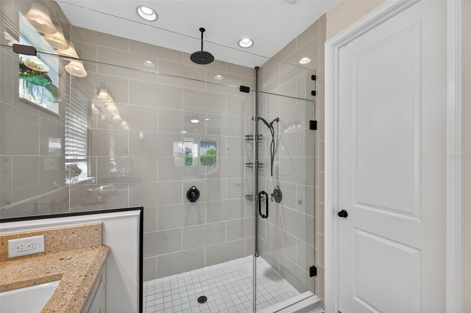 Listing photo id 29 for 3970 Aldea Way