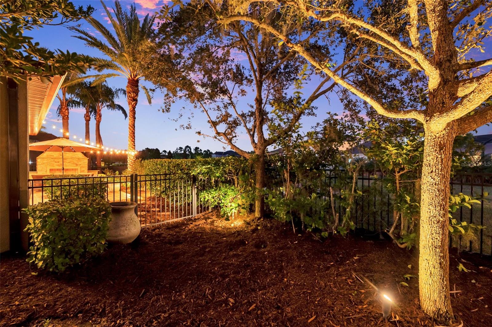 Listing photo id 77 for 3970 Aldea Way