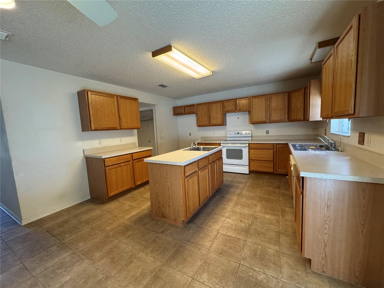 Image 7 of 30 For 2753 Heathgate Way