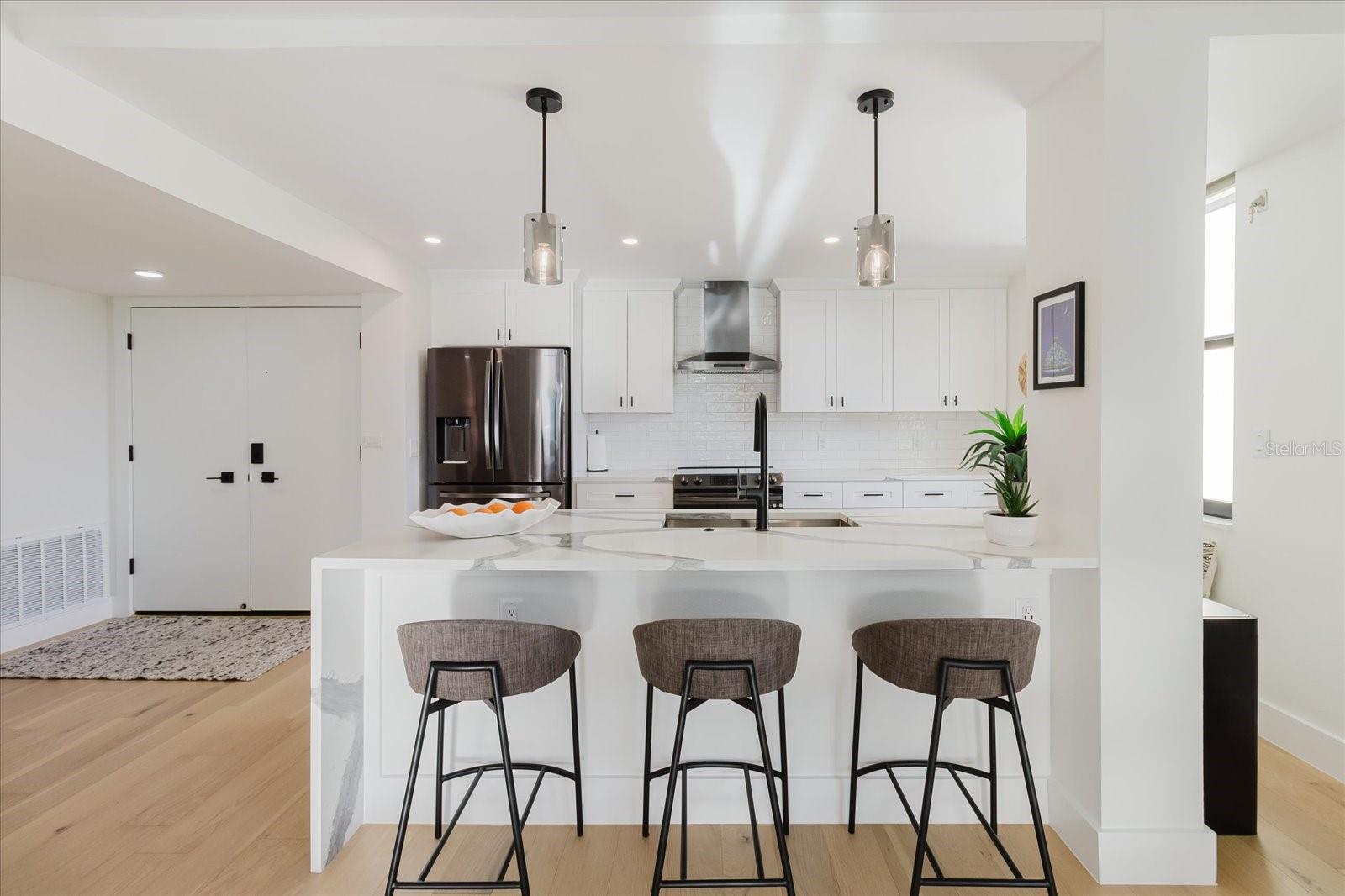 Image 16 of 80 For 100 Oakmont Lane 703