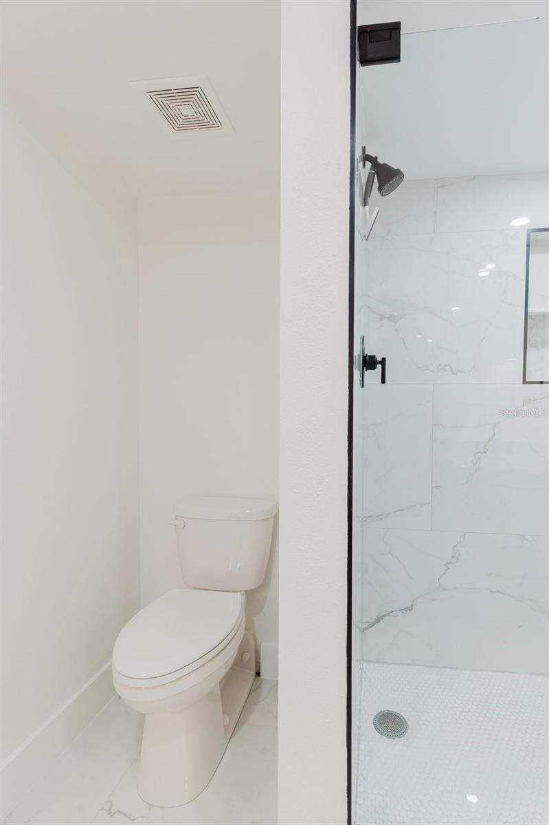 Image 41 of 80 For 100 Oakmont Lane 703