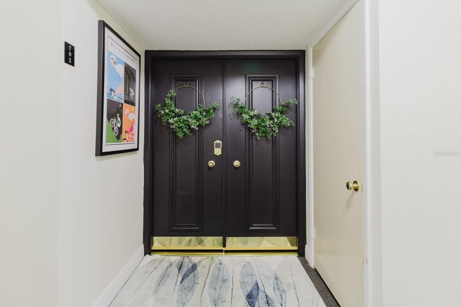 Image 6 of 80 For 100 Oakmont Lane 703