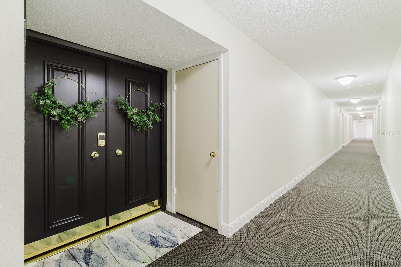 Image 7 of 80 For 100 Oakmont Lane 703