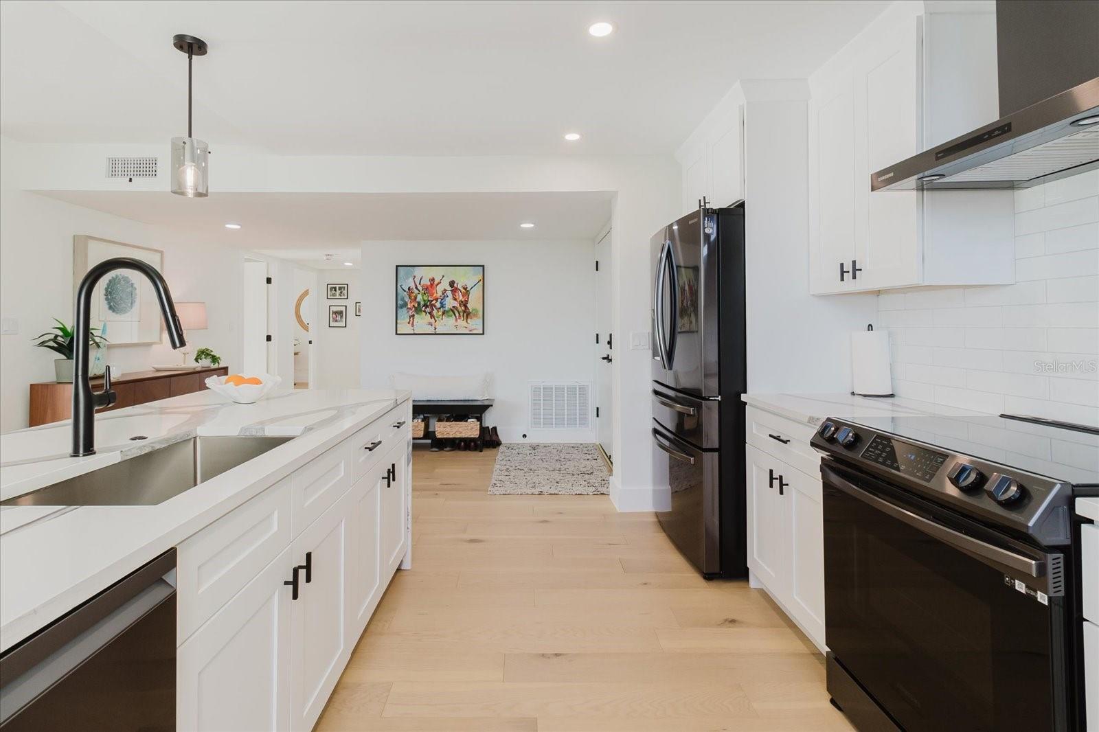 Image 78 of 80 For 100 Oakmont Lane 703