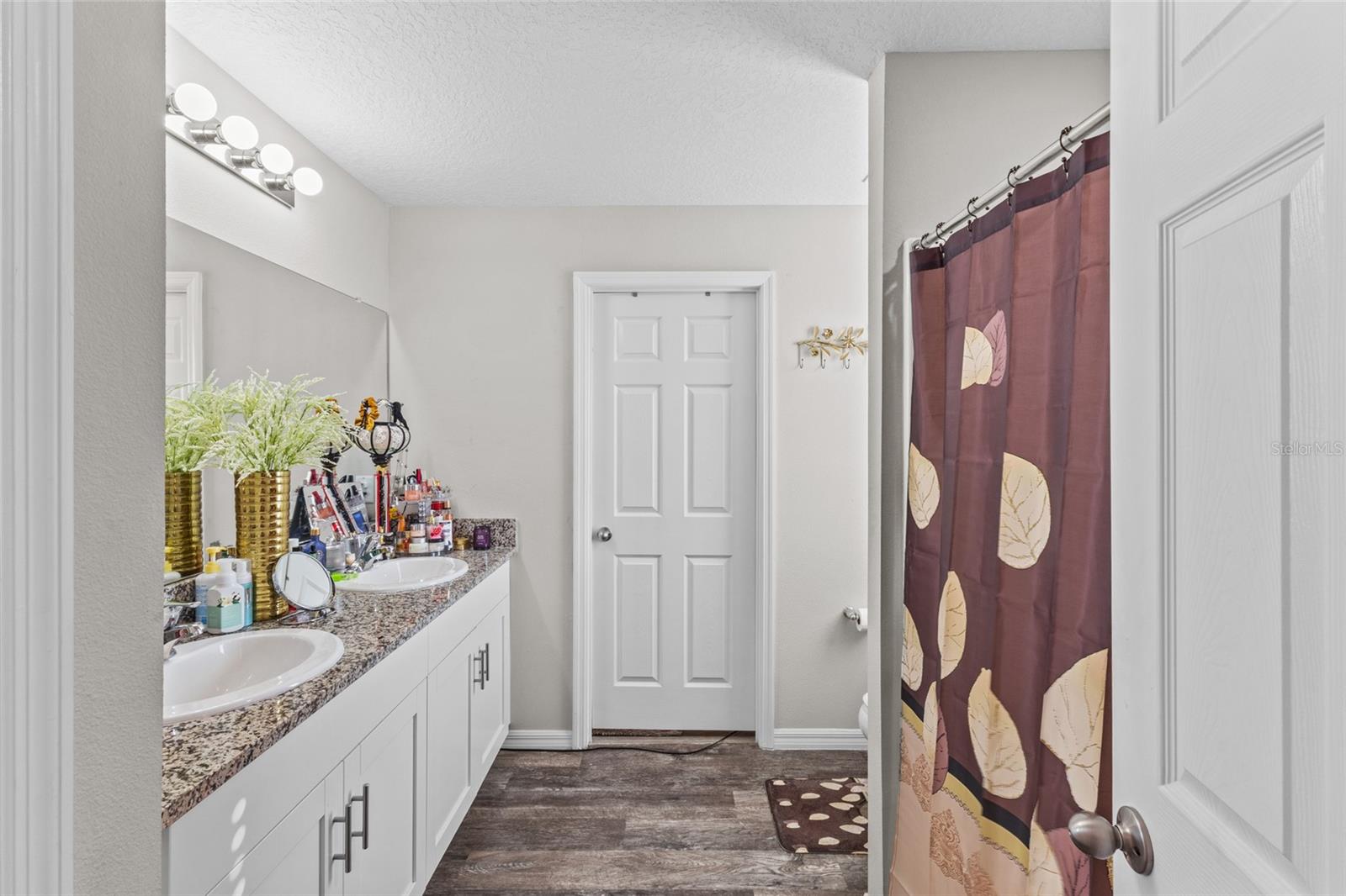 Image 23 of 47 For 12841 Tannencrest Drive