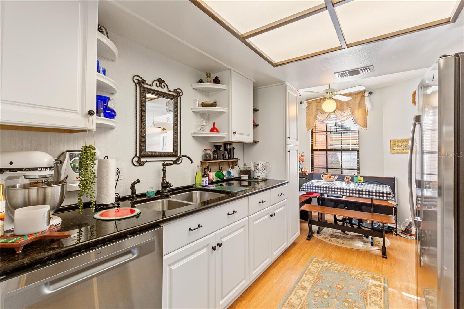 Listing photo id 11 for 9309 Trowbridge Court