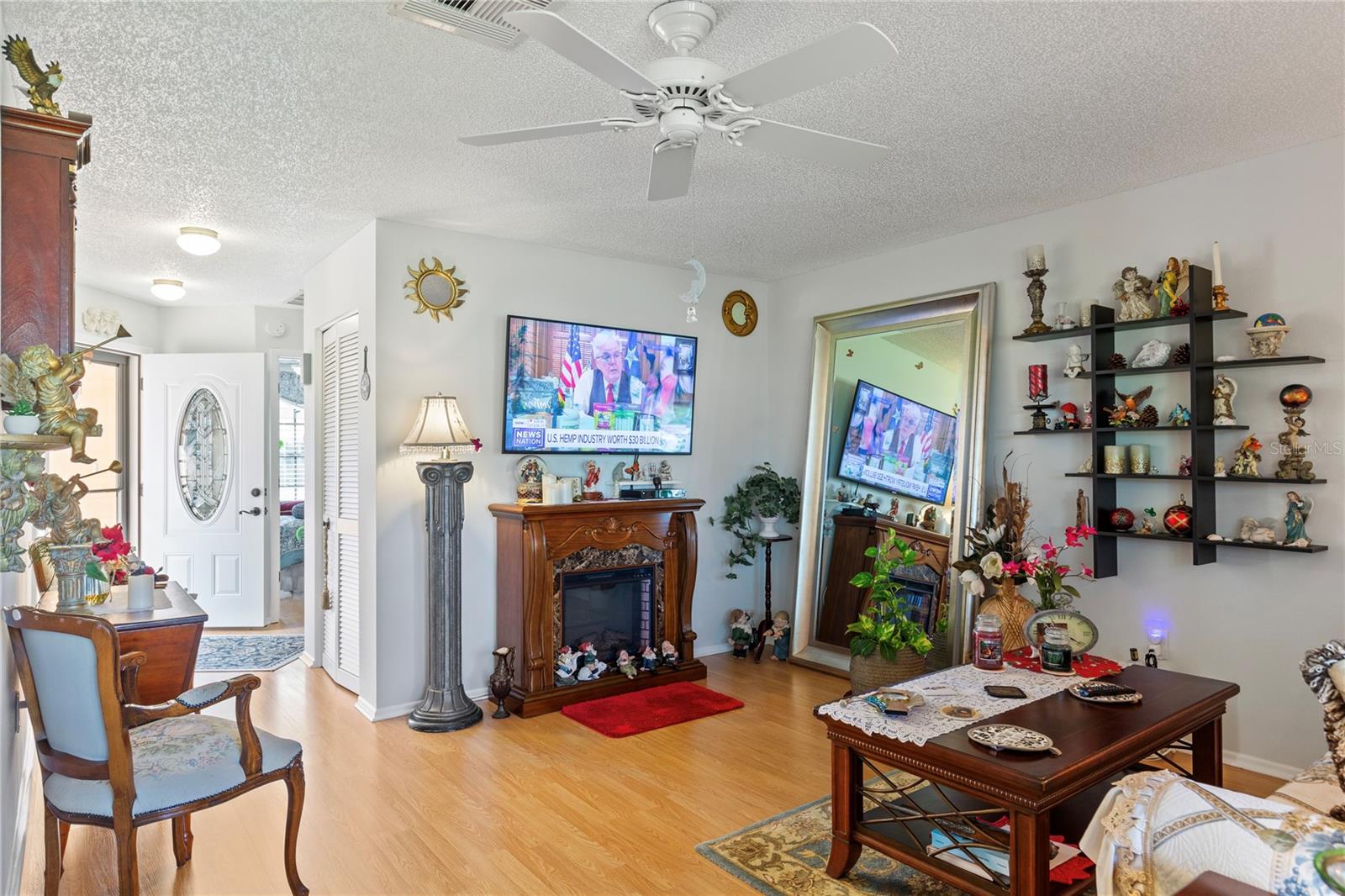 Listing photo id 15 for 9309 Trowbridge Court