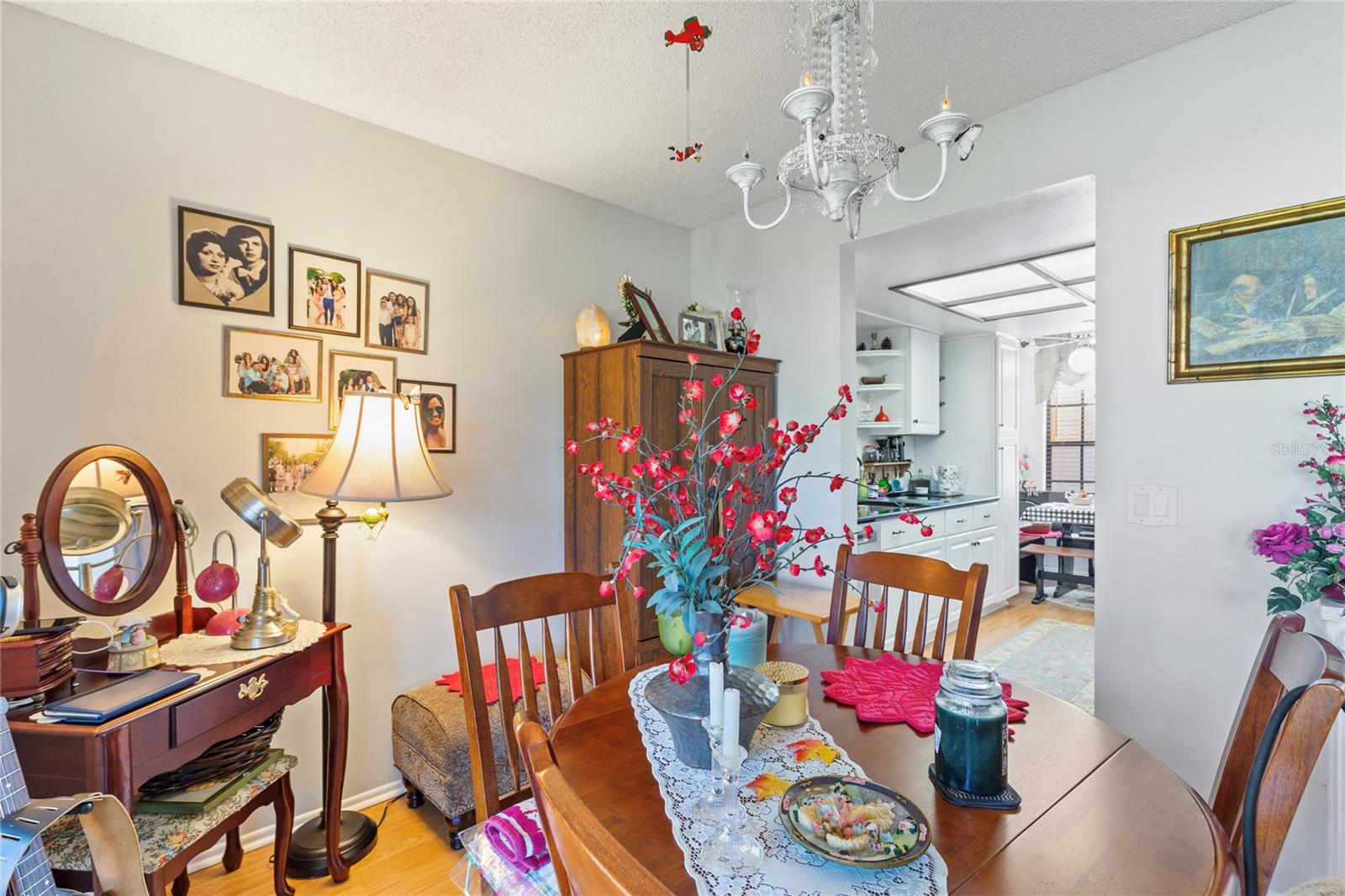 Listing photo id 16 for 9309 Trowbridge Court