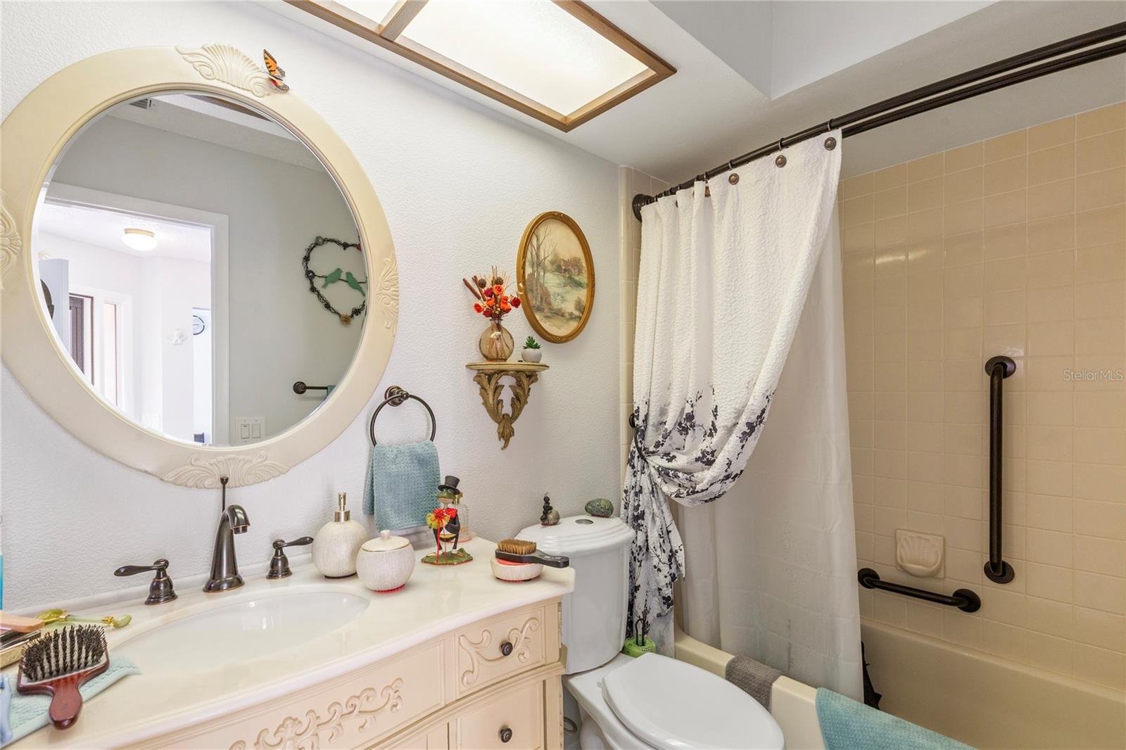 Listing photo id 22 for 9309 Trowbridge Court