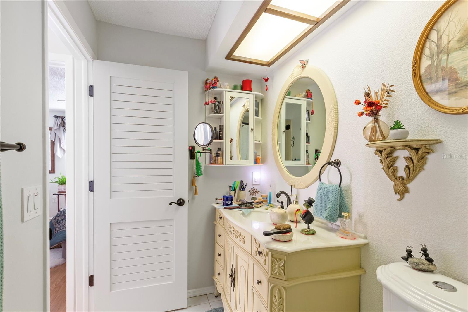 Listing photo id 23 for 9309 Trowbridge Court