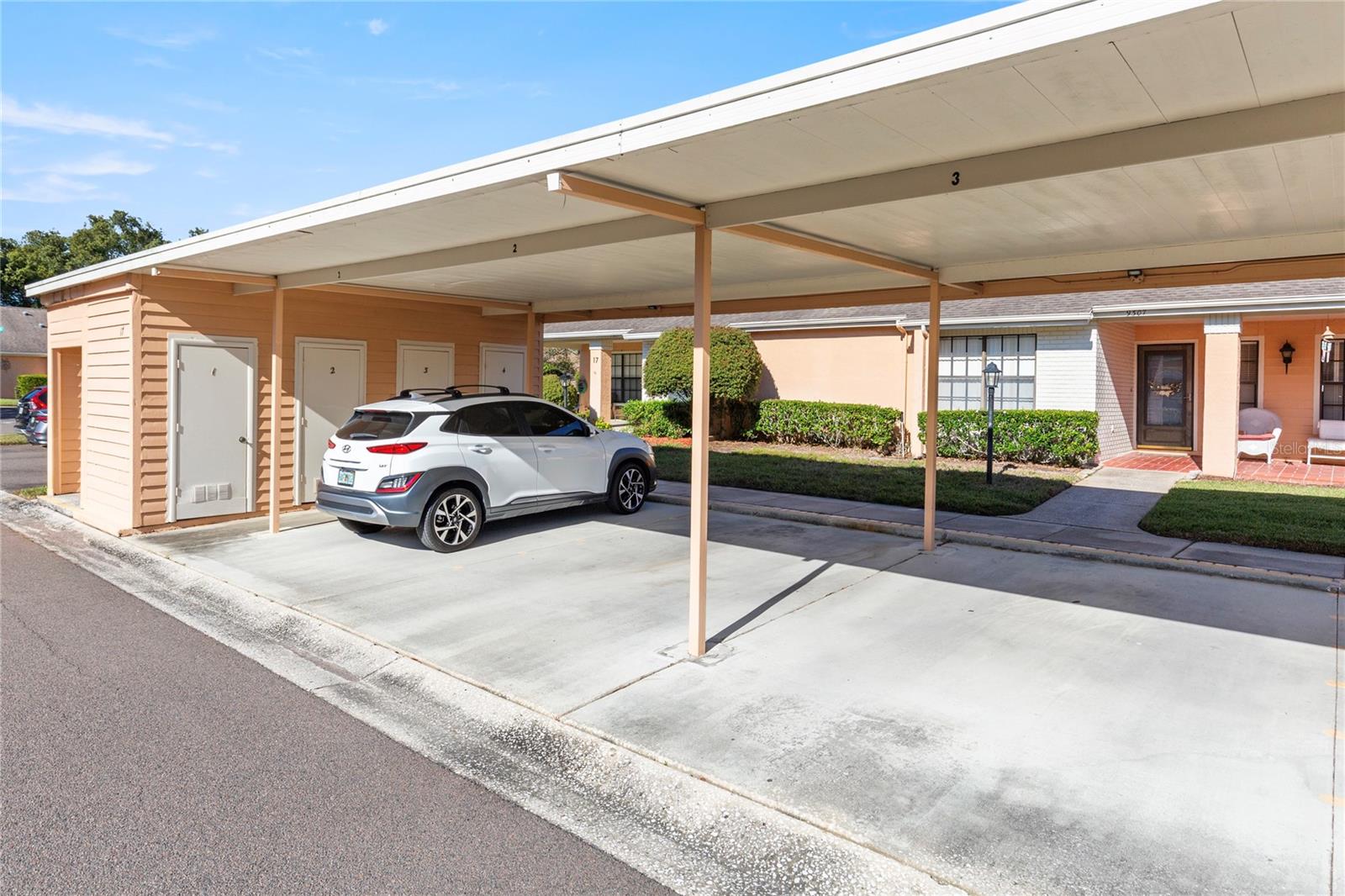 Listing photo id 24 for 9309 Trowbridge Court