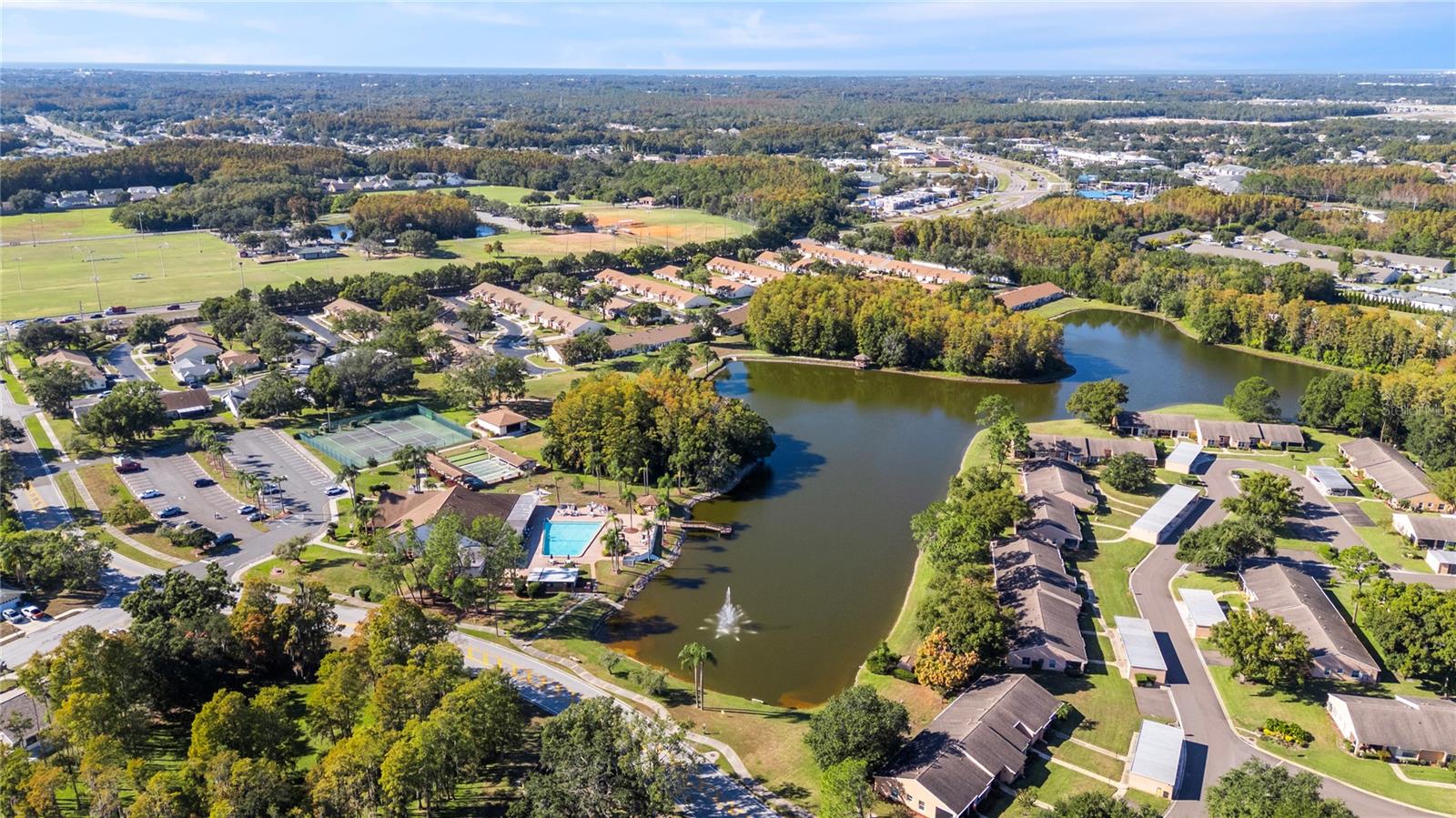 Listing photo id 29 for 9309 Trowbridge Court