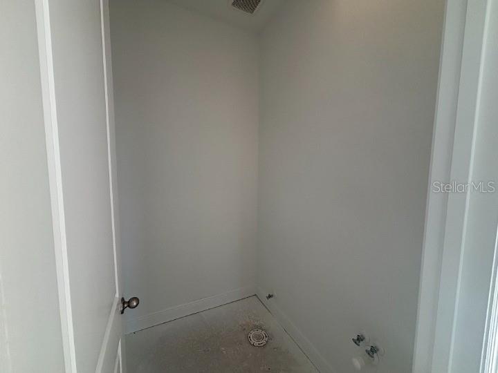 Image 11 of 37 For 414 Junonia Blvs