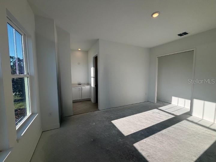 Image 22 of 37 For 414 Junonia Blvs