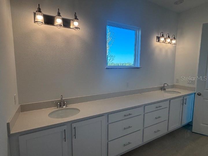 Image 29 of 37 For 414 Junonia Blvs