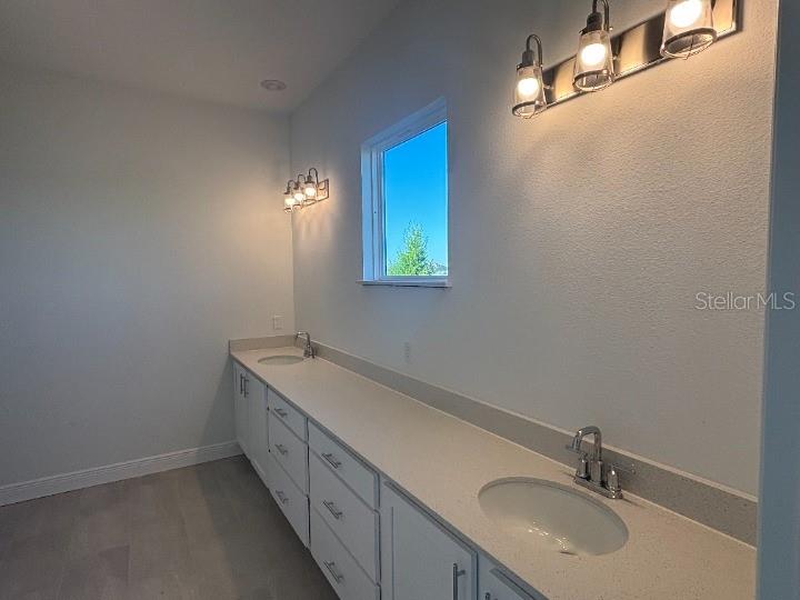 Image 30 of 37 For 414 Junonia Blvs