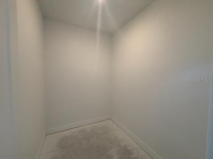 Image 31 of 37 For 414 Junonia Blvs