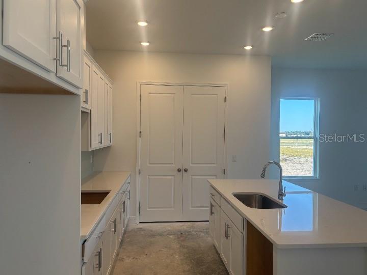 Image 8 of 37 For 414 Junonia Blvs