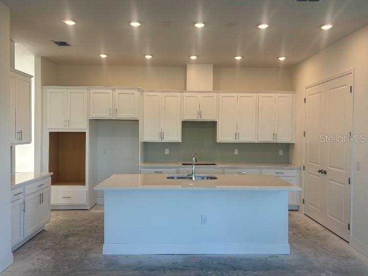 Image 9 of 37 For 414 Junonia Blvs