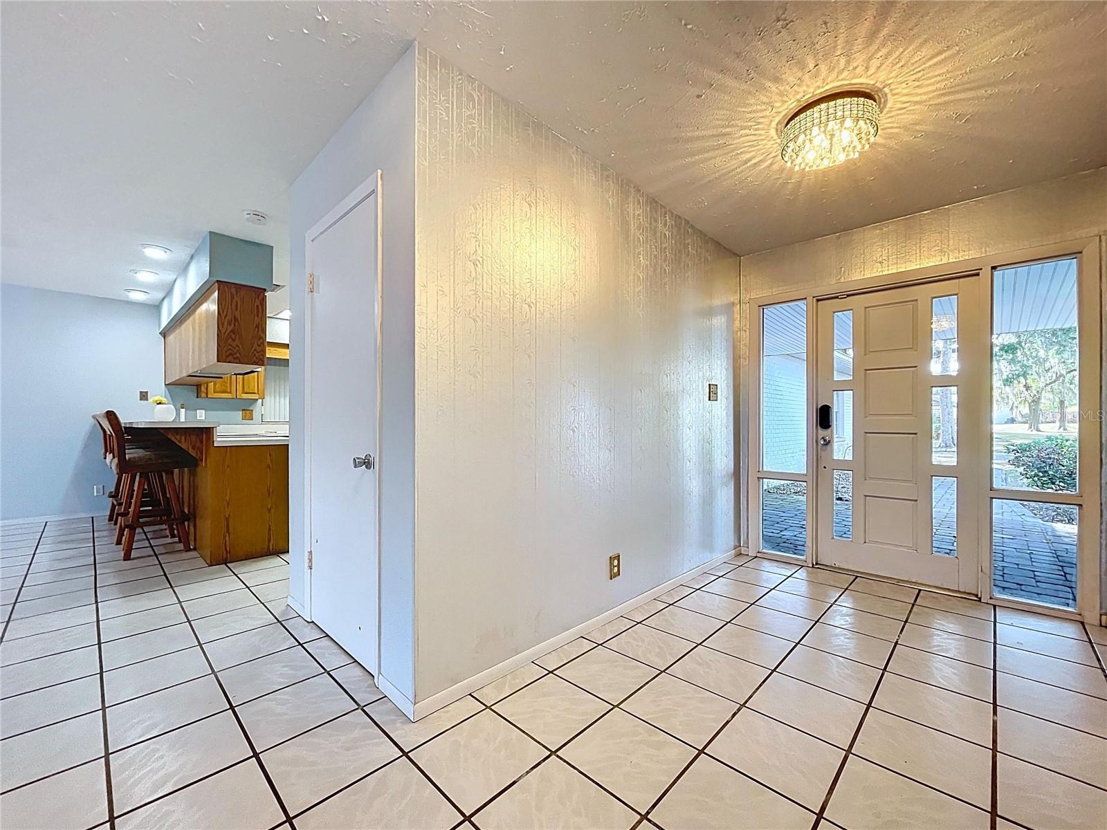 Image 17 of 98 For 1601 Riverhills Drive