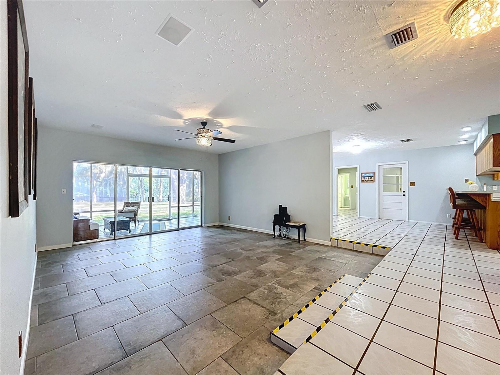 Image 36 of 98 For 1601 Riverhills Drive