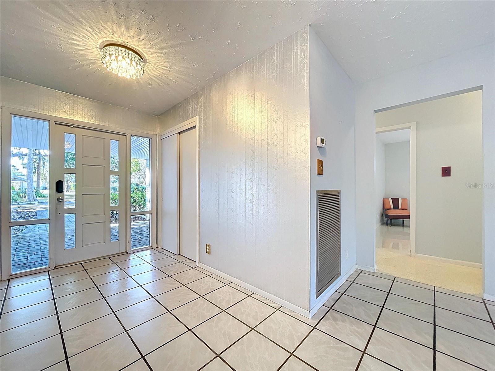 Image 40 of 98 For 1601 Riverhills Drive