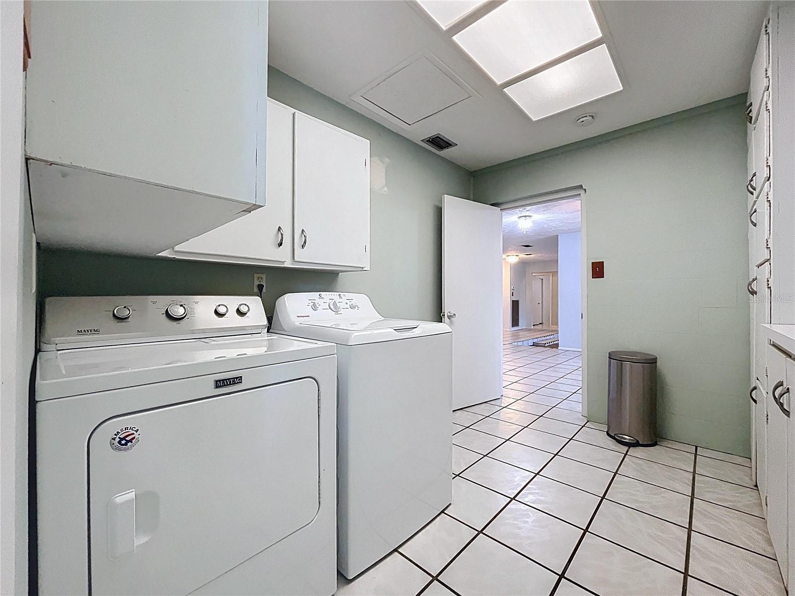 Image 63 of 98 For 1601 Riverhills Drive