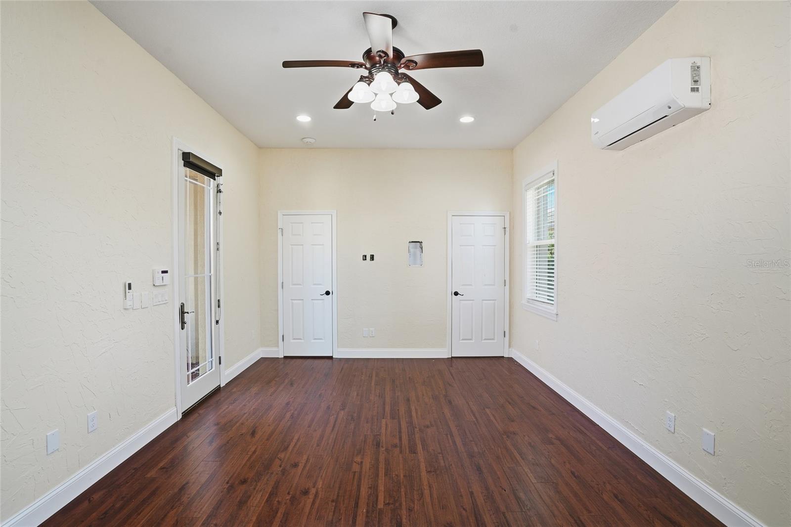 Listing photo id 8 for 10526 Cory Lake Drive