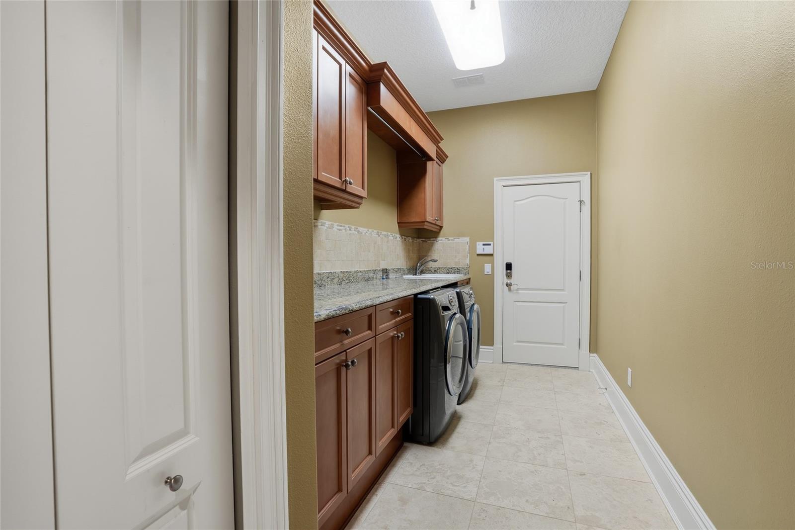 Listing photo id 24 for 10526 Cory Lake Drive