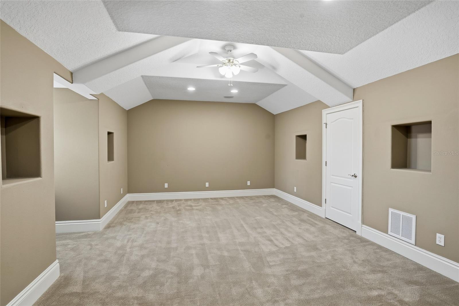 Listing photo id 27 for 10526 Cory Lake Drive