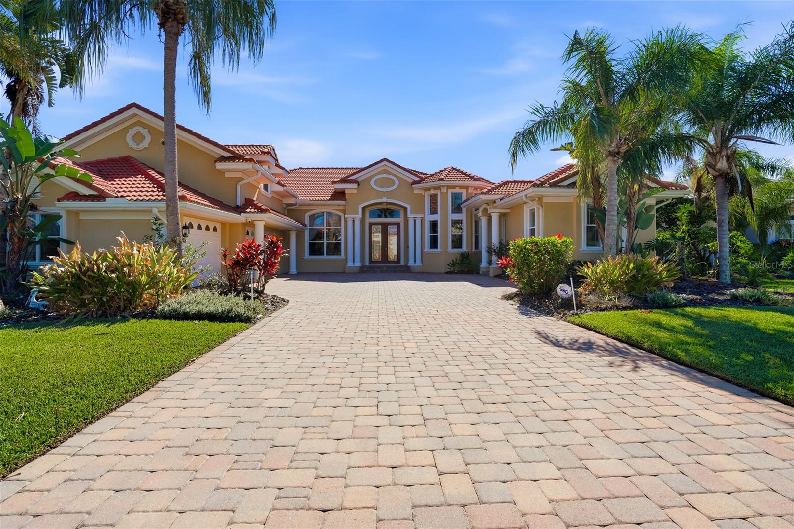 Listing photo id 1 for 10526 Cory Lake Drive