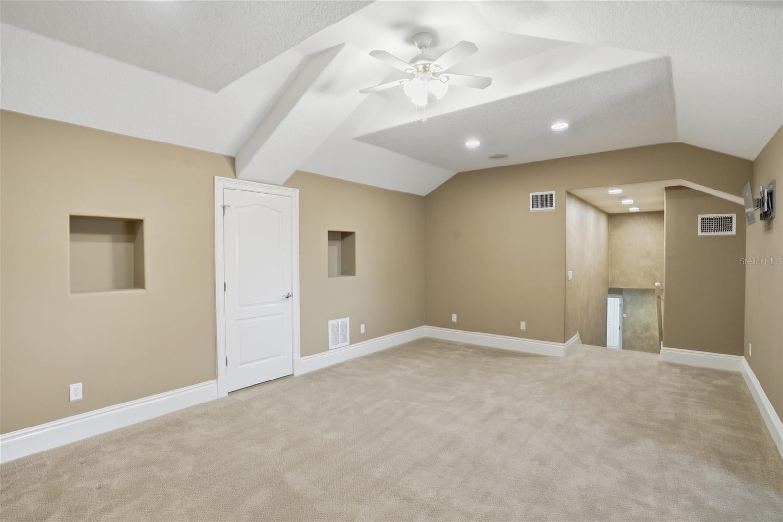 Listing photo id 28 for 10526 Cory Lake Drive