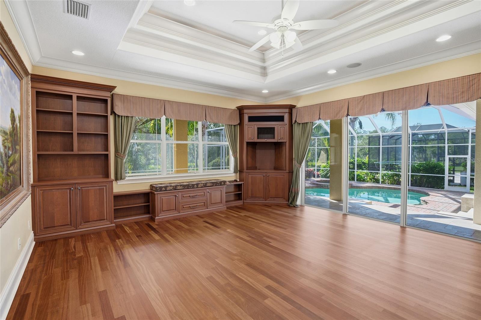 Listing photo id 40 for 10526 Cory Lake Drive