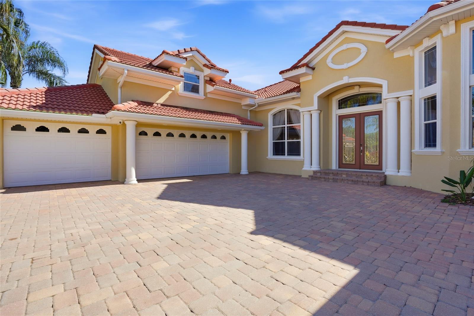 Listing photo id 5 for 10526 Cory Lake Drive