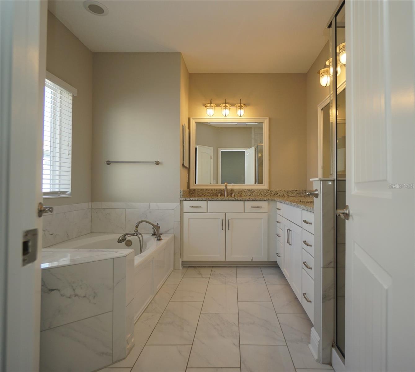 Image 20 of 24 For 115 Arrawana Avenue 8