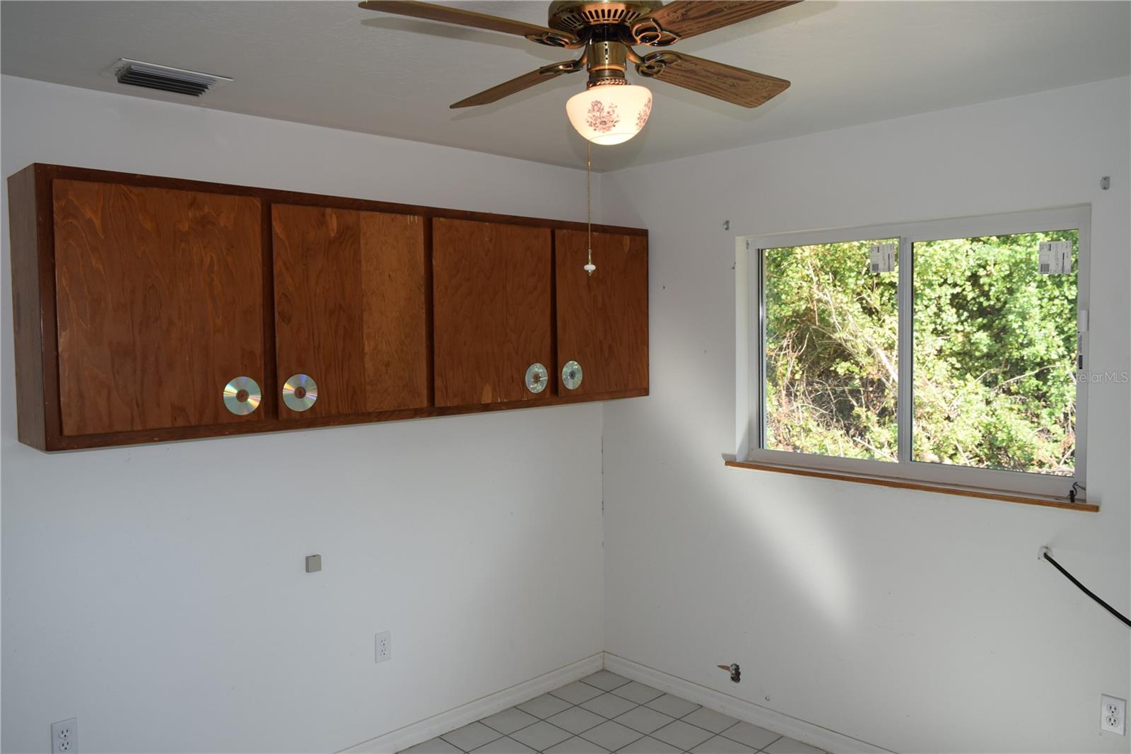 Image 19 of 37 For 3709 17th Street W