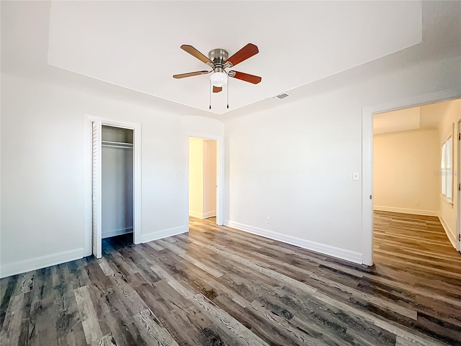 Image 21 of 41 For 944 18th Avenue S