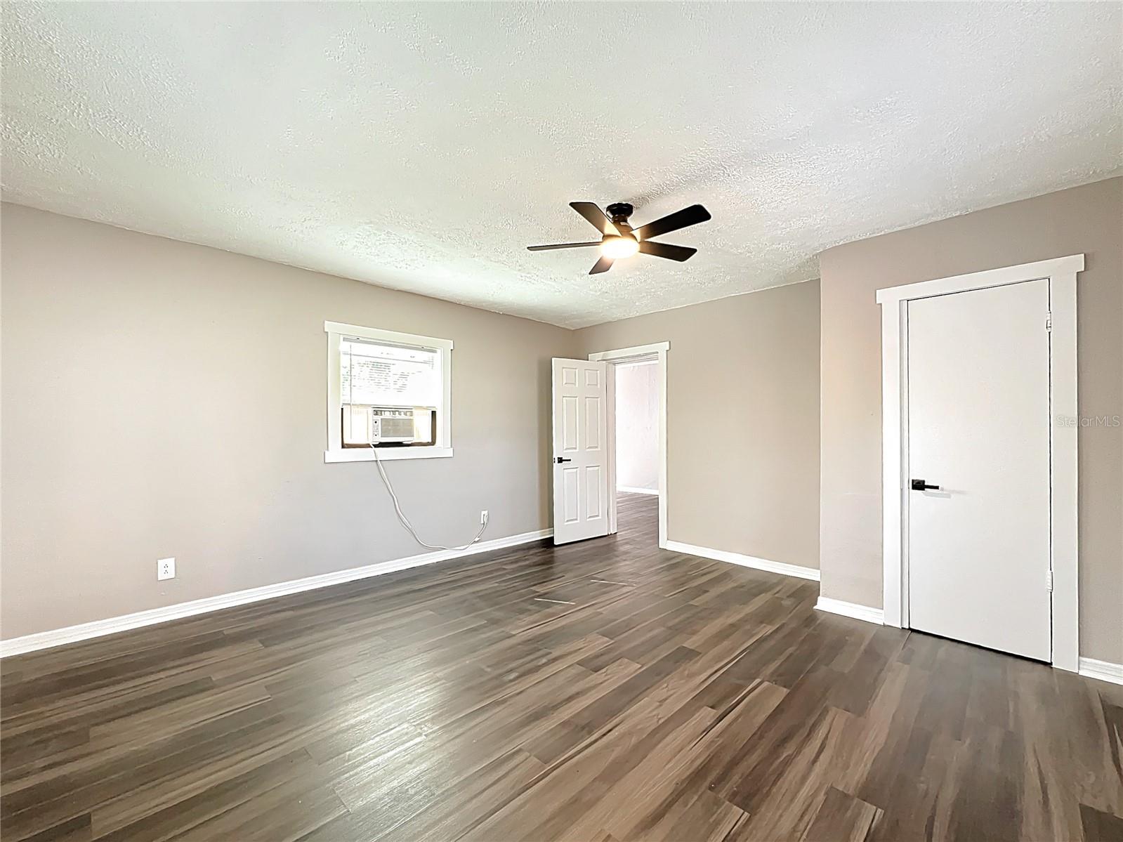 Image 33 of 41 For 944 18th Avenue S