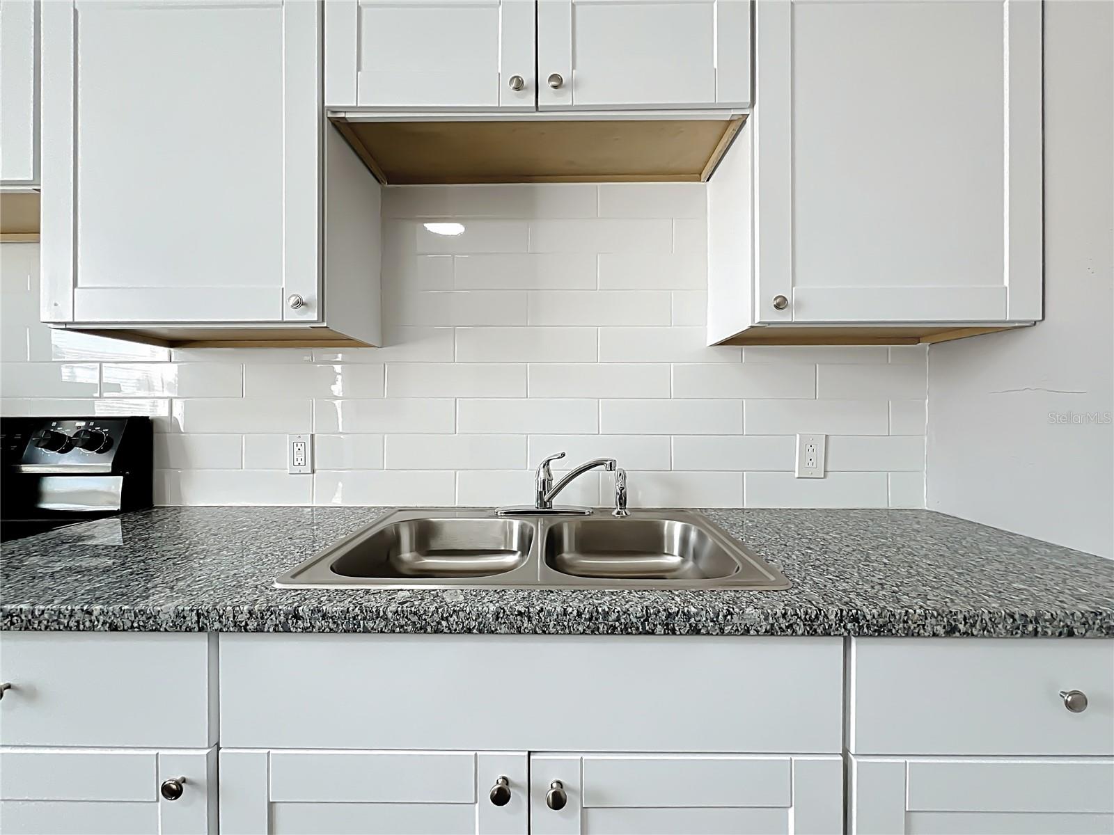 Image 38 of 41 For 944 18th Avenue S