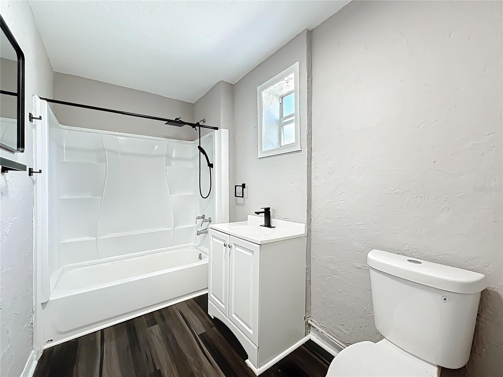 Image 40 of 41 For 944 18th Avenue S