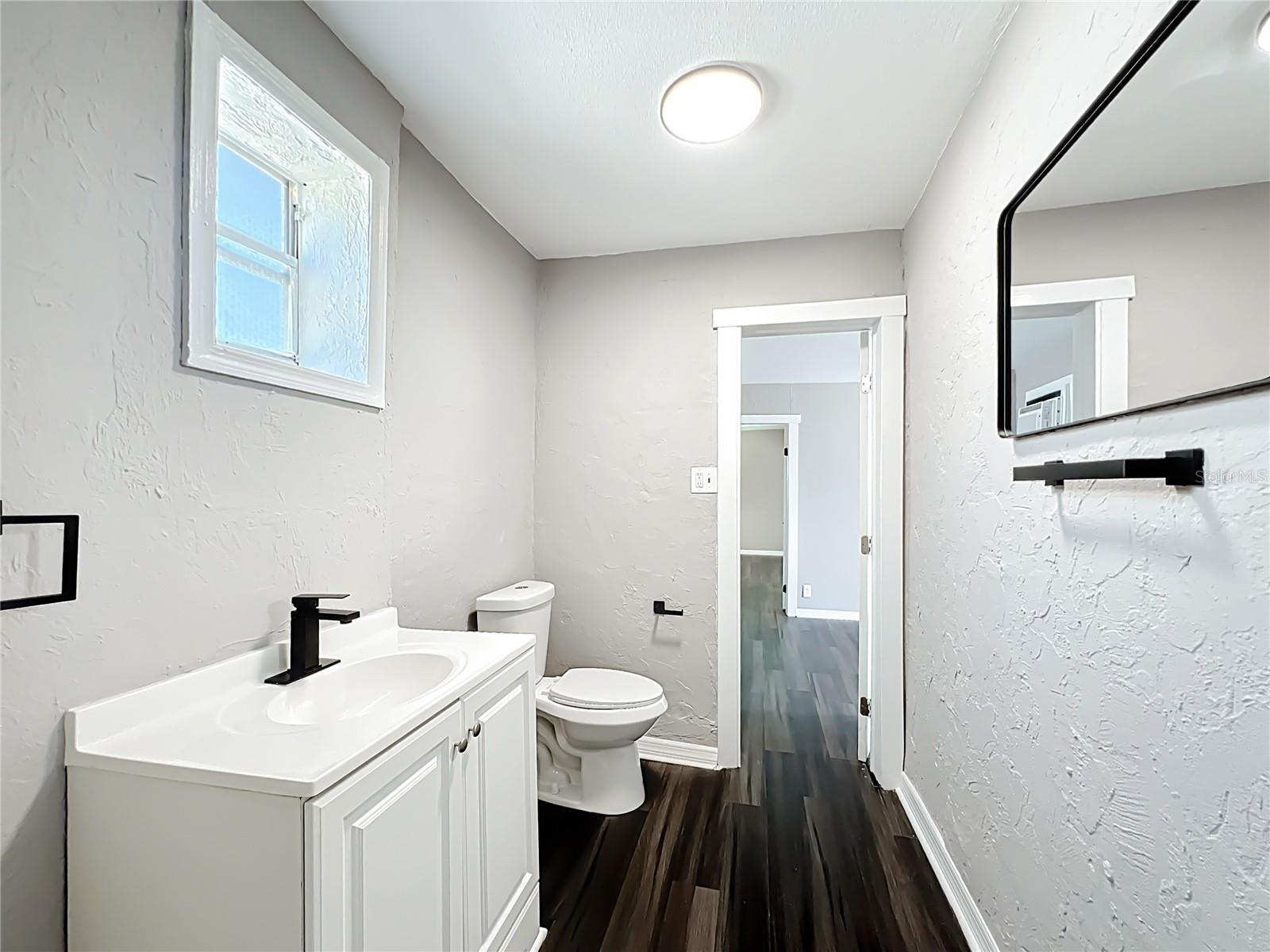 Image 41 of 41 For 944 18th Avenue S