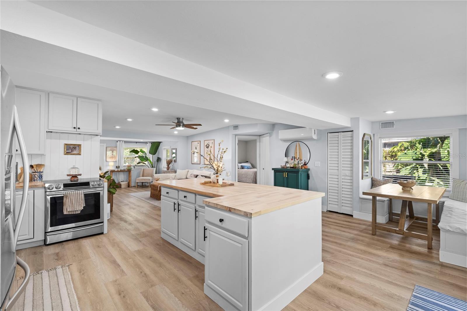 Image 11 of 29 For 7095 111th Street