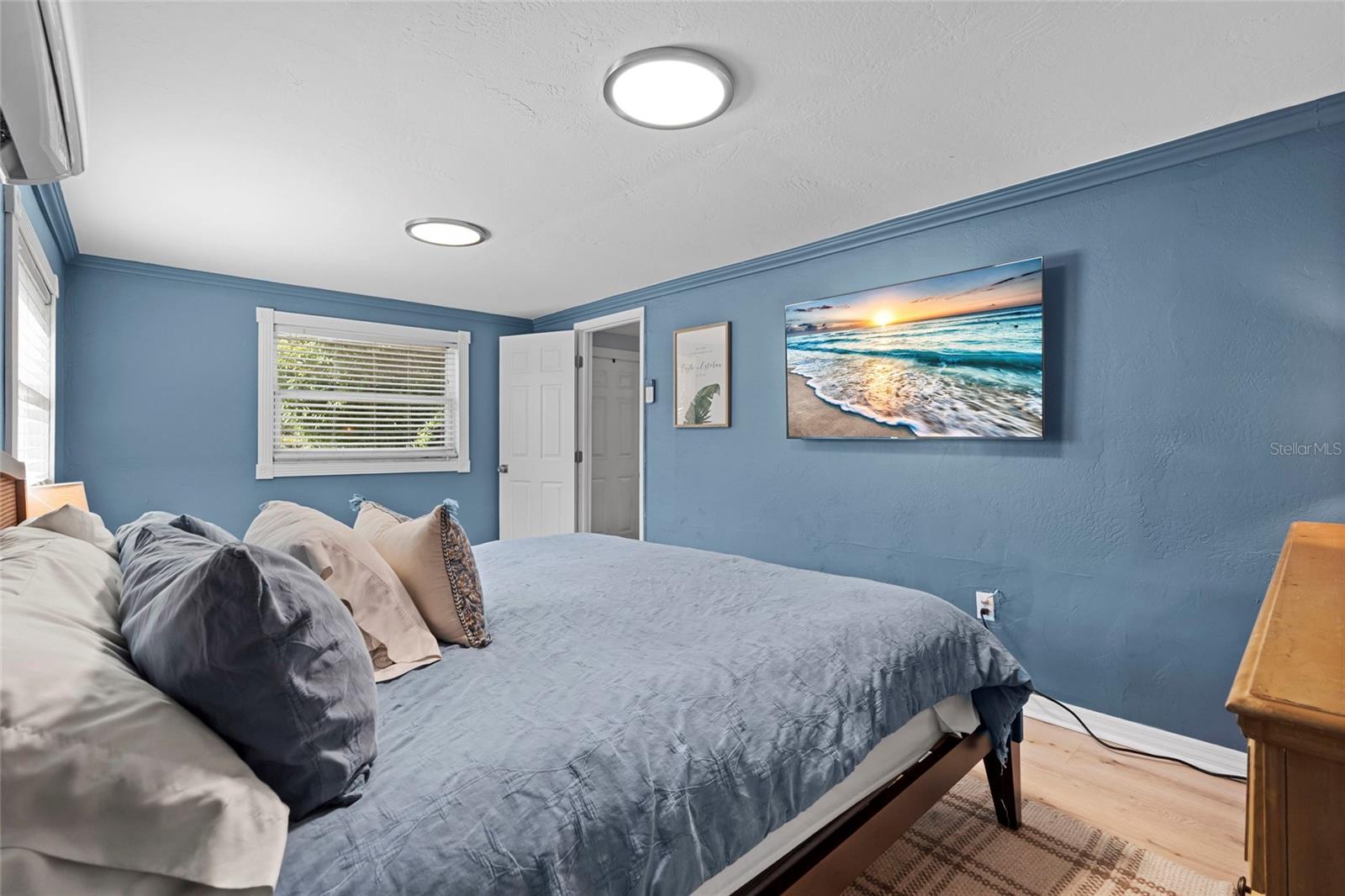 Image 16 of 29 For 7095 111th Street