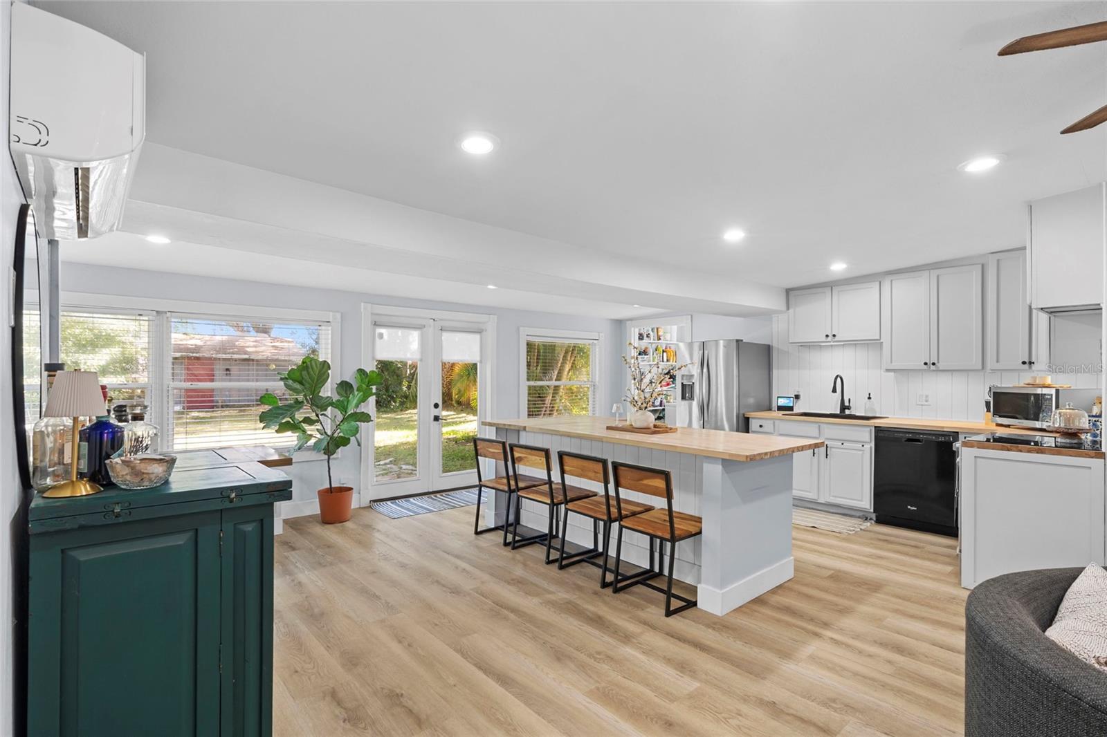 Image 8 of 29 For 7095 111th Street