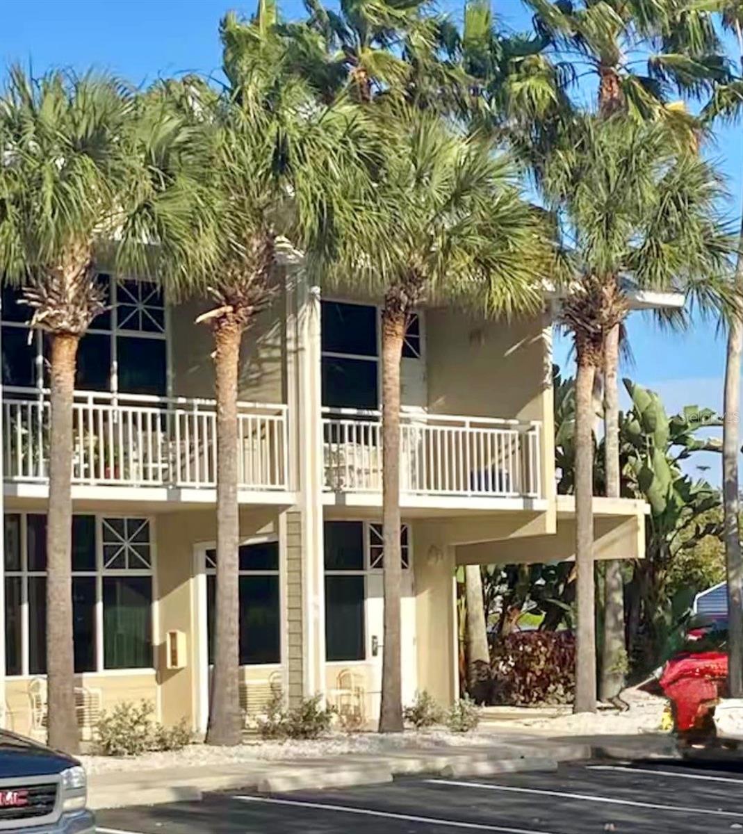 Image 2 of 25 For 611 Destiny Drive 520