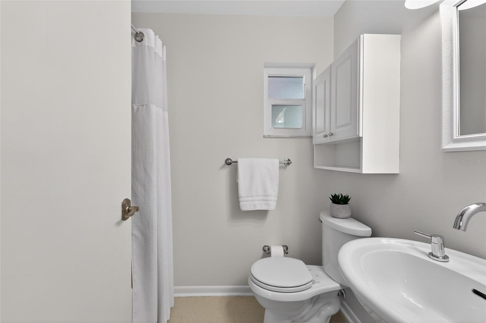 Image 49 of 83 For 2654 Countryclub Drive